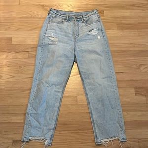 American eagle high rises light washed straight ripped jeans